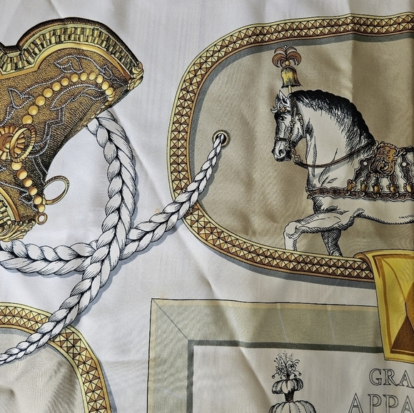 Hermès Paris Vintage Grand Apparat Silk Scarf 90 in Cream and Brown - Picture 9 of 16